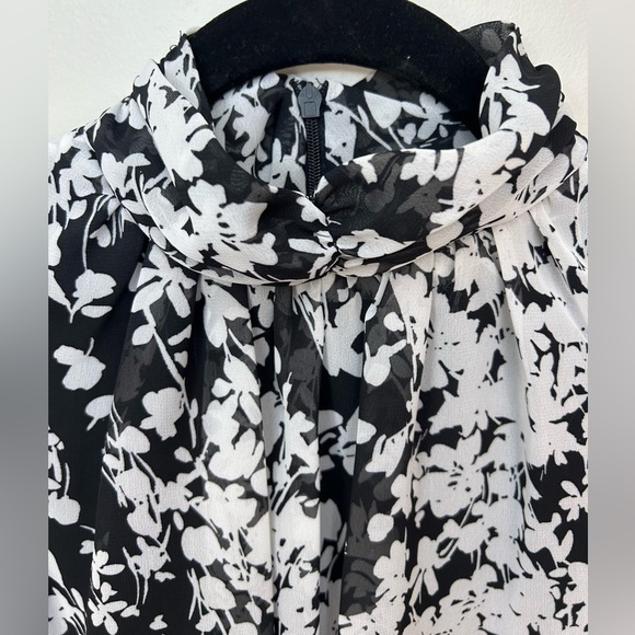 Just Taylor Mock Neck Black White Floral Lightweight Sleeveless Midi - Picture 5 of 9